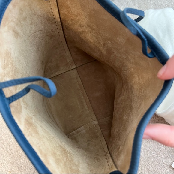 The Row Small N/S Park Tote Bag in Leather Bluestone - Picture 6 of 7